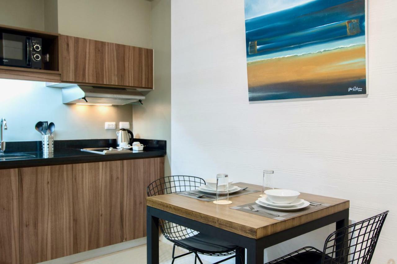 The Sphere Serviced Residences Managed By Hii Makati City Exteriér fotografie