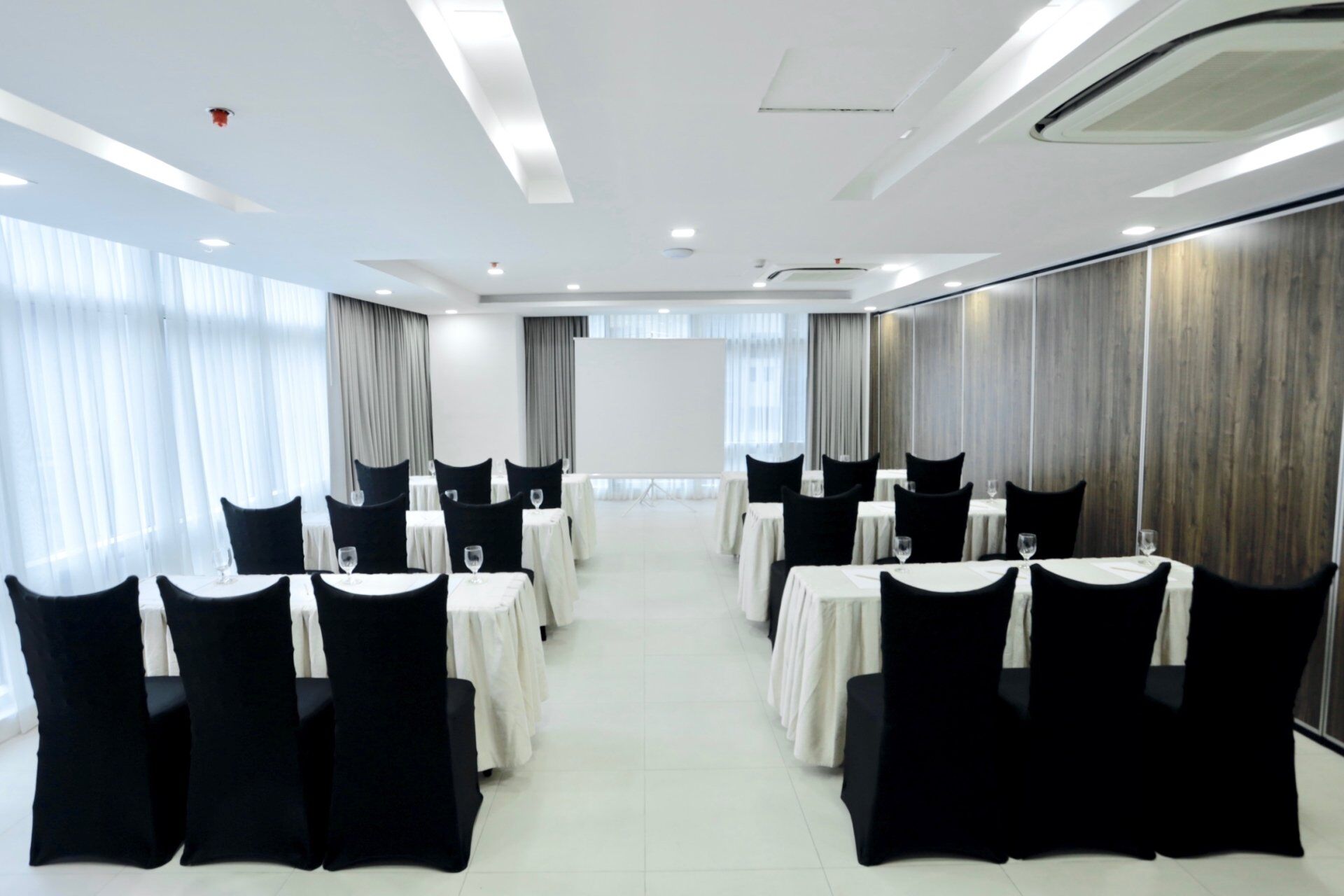 The Sphere Serviced Residences Managed By Hii Makati City Exteriér fotografie
