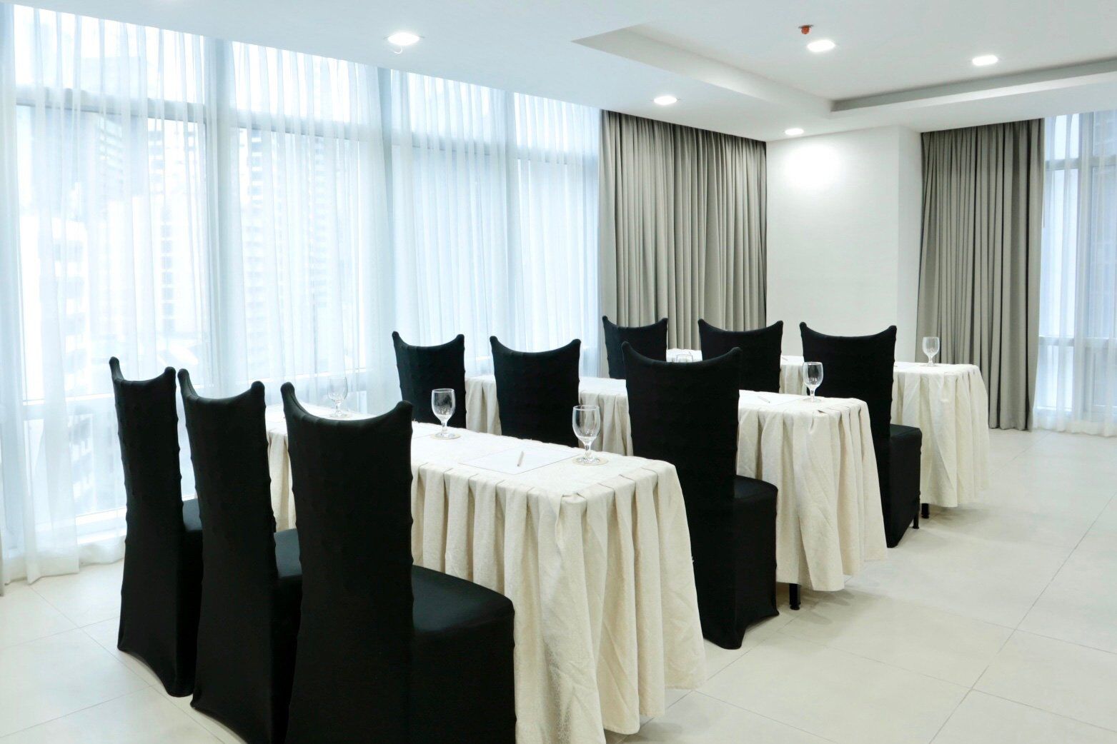 The Sphere Serviced Residences Managed By Hii Makati City Exteriér fotografie